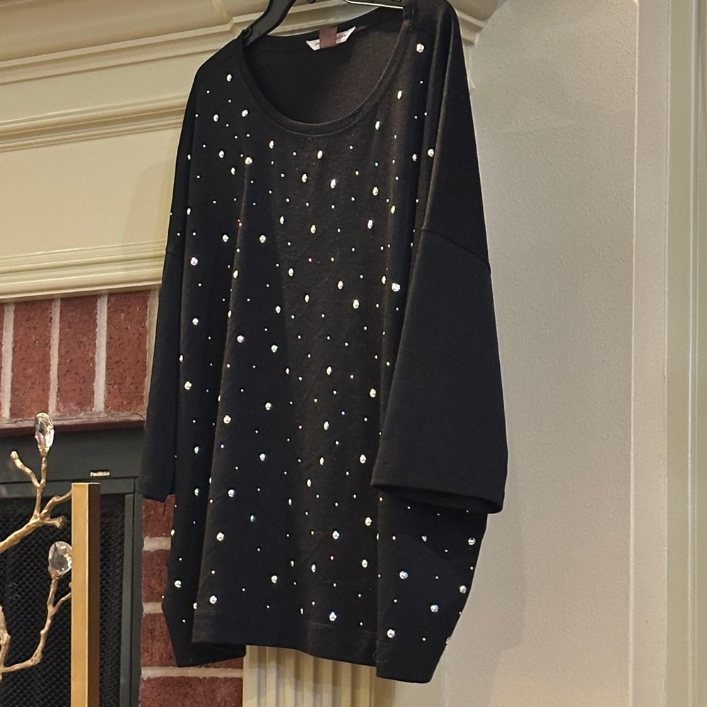 Peter Nygard Black Pullover with Silver Accents